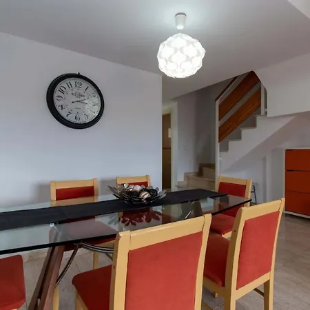 Oasis Dakota 1 - Three Bed With Sea And Pool Views Lägenhet *
