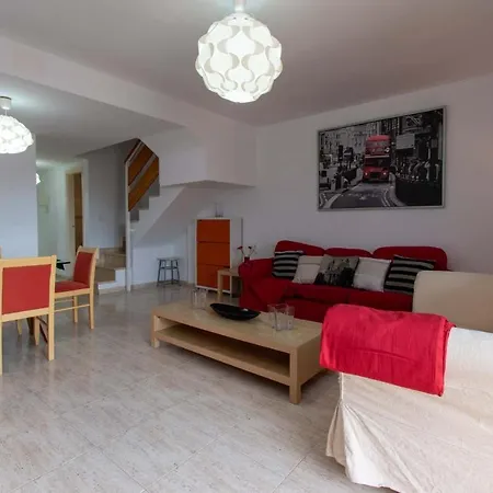 Oasis Dakota 1 - Three Bed With Sea And Pool Views Lägenhet *