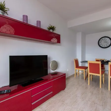 Oasis Dakota 1 - Three Bed With Sea And Pool Views Lägenhet *