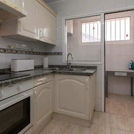 Oasis Dakota 1 - Three Bed With Sea And Pool Views Lägenhet